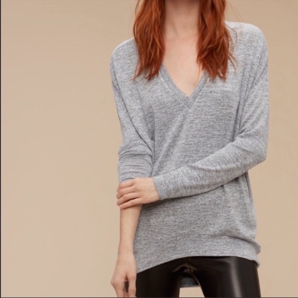 Aritzia Wilfred Free Devinette V-Neck Sweater Top - Picture 2 of 11